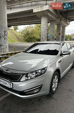 Седан Kia K5 2012 в 