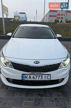 Седан Kia K5 2017 в 