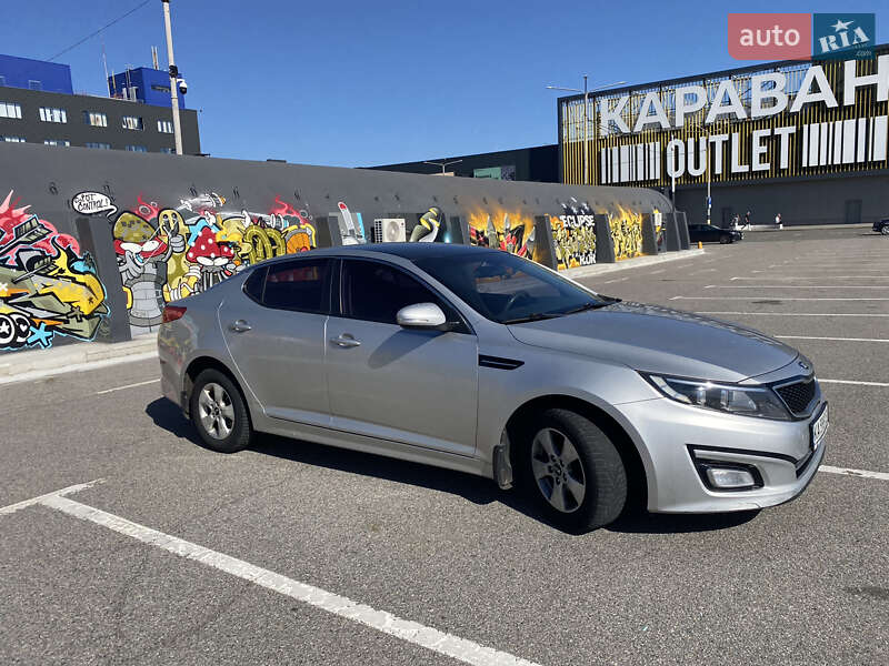 Седан Kia K5 2014 в Киеве