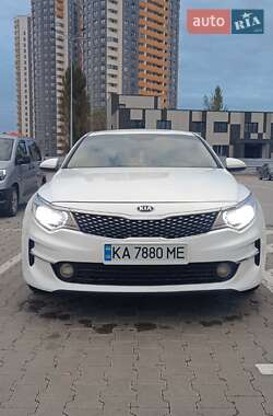 Седан Kia K5 2016 в Киеве
