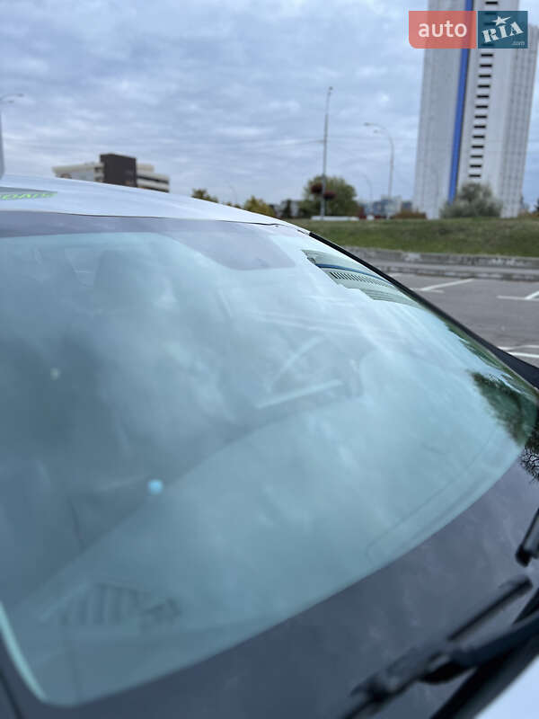 Седан Kia K5 2016 в Києві