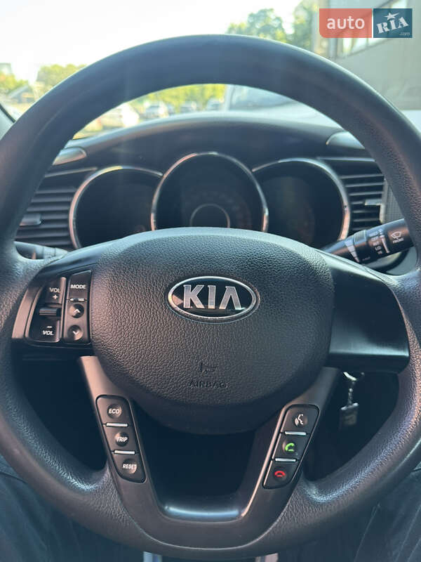 Седан Kia K5 2012 в Києві