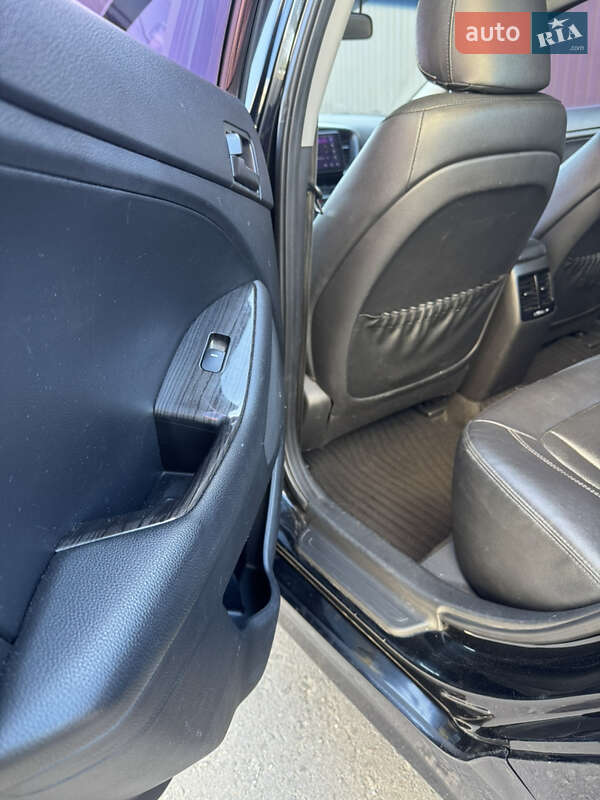 Седан Kia K5 2012 в Києві