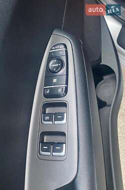 Седан Kia K5 2017 в 