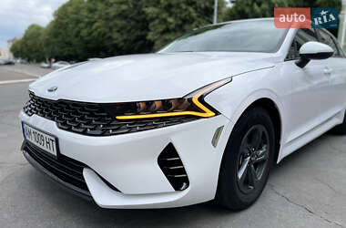 Седан Kia K5 2021 в  фото 24 Седан Kia K5 2021 в