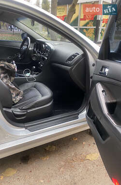 Седан Kia K5 2013 в 