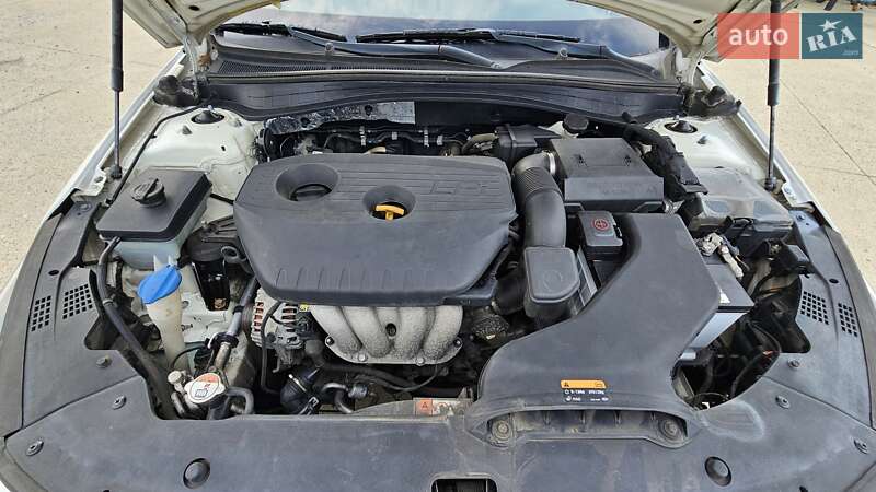 Седан Kia K5 2018 в Києві