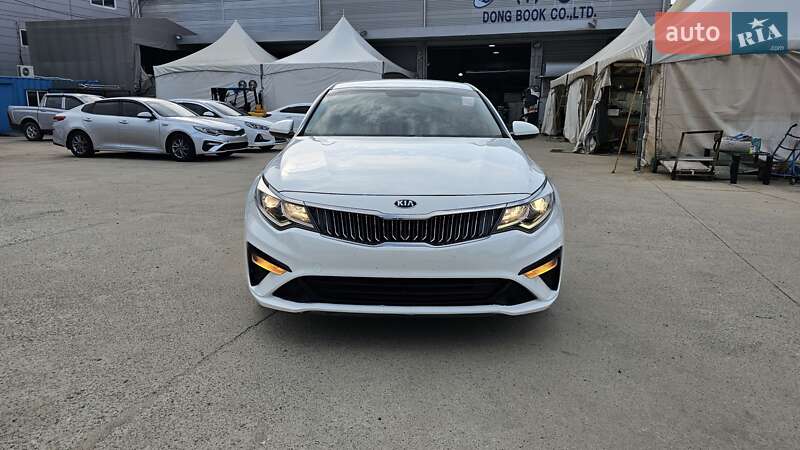 Седан Kia K5 2018 в Києві
