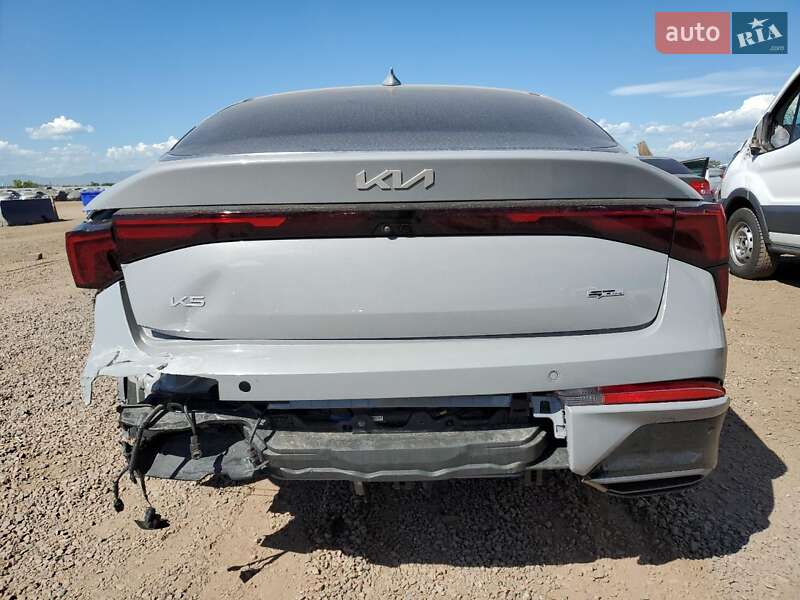 Седан Kia K5 2024 в Львове