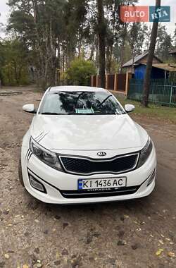 Седан Kia K5 2015 в Буче