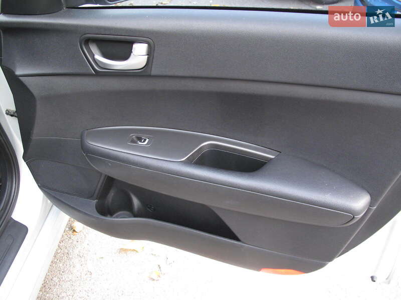 Седан Kia K5 2017 в Киеве фото 30 Седан Kia K5 2017 в Киеве