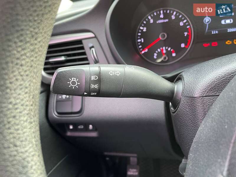 Седан Kia K5 2016 в Киеве