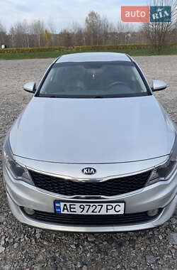 Седан Kia K5 2016 в Бучі
