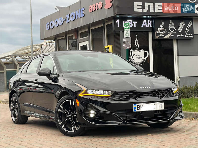 Седан Kia K5 2023 в Сарнах