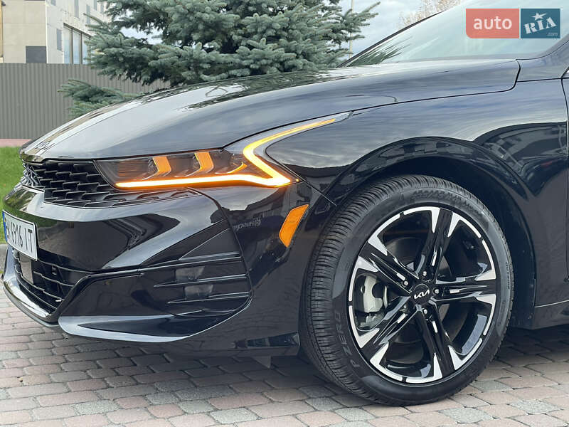 Седан Kia K5 2023 в Сарнах