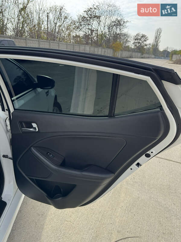 Седан Kia K5 2014 в Одессе