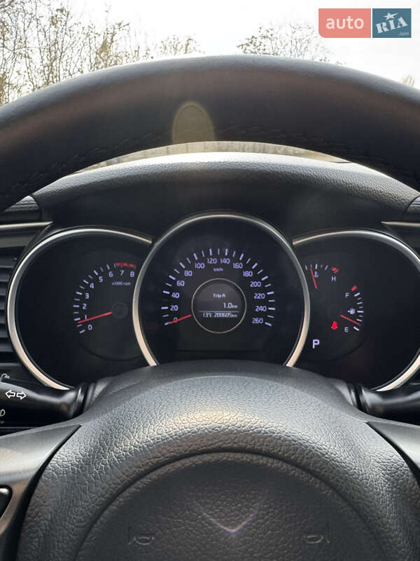 Седан Kia K5 2014 в Одессе