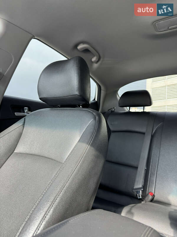 Седан Kia K5 2014 в Одессе