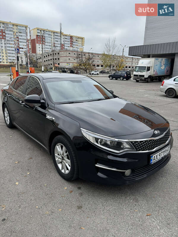 Седан Kia K5 2016 в Харькове