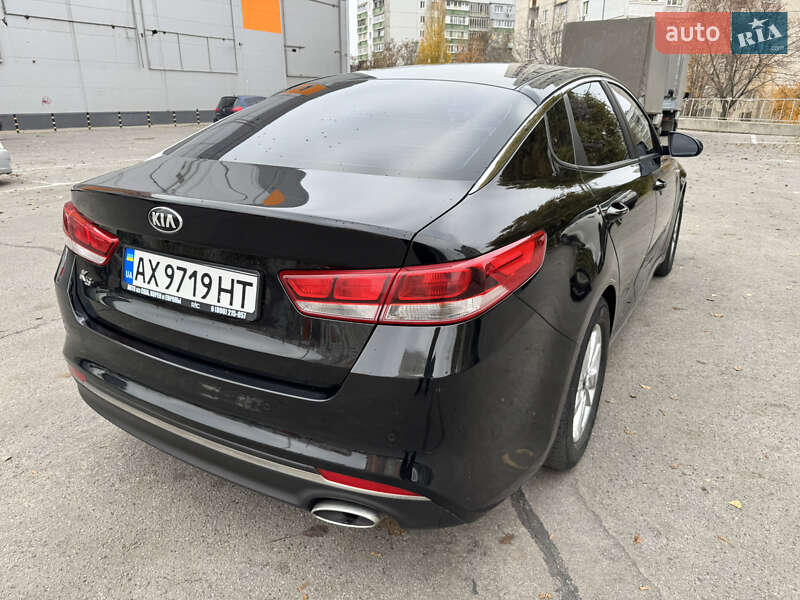 Седан Kia K5 2016 в Харькове