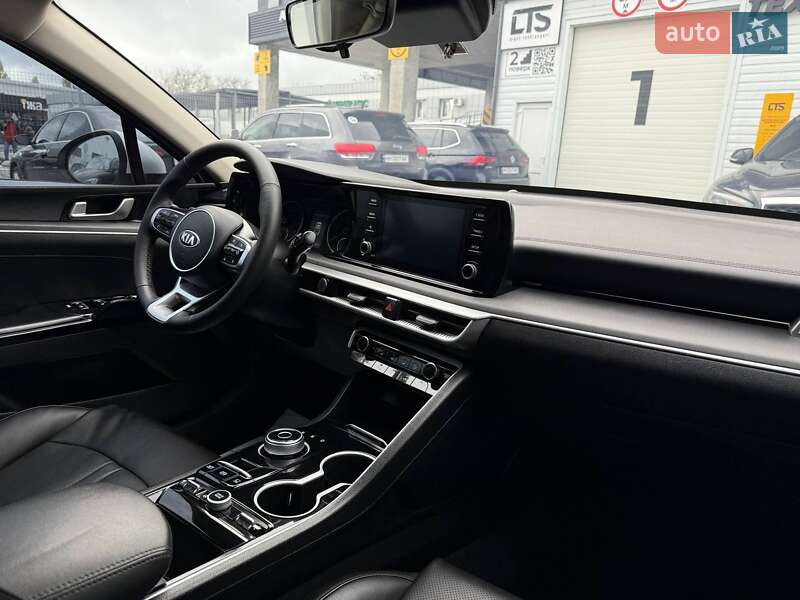 Седан Kia K5 2020 в Одессе