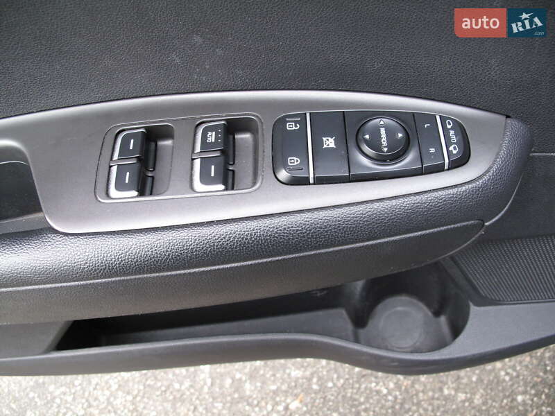 Седан Kia K5 2017 в Києві фото 24 Седан Kia K5 2017 в Києві