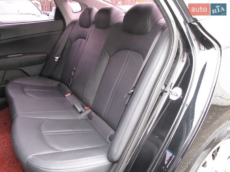 Седан Kia K5 2017 в Києві фото 35 Седан Kia K5 2017 в Києві