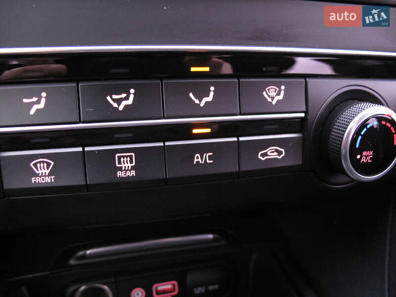 Седан Kia K5 2017 в Києві фото 93 Седан Kia K5 2017 в Києві