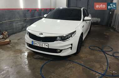 Седан Kia K5 2015 в Одессе