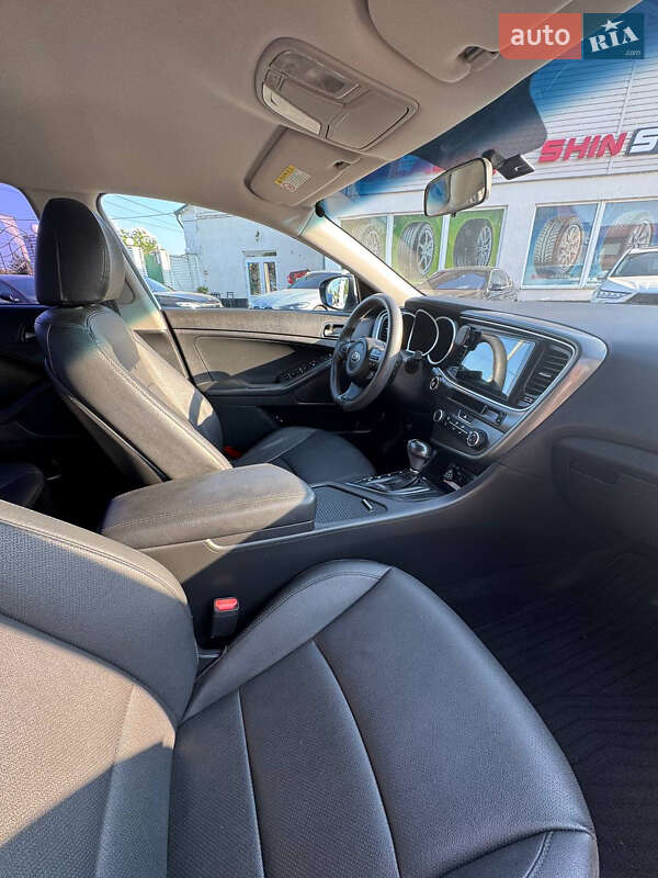 Седан Kia K5 2014 в Ізмаїлі