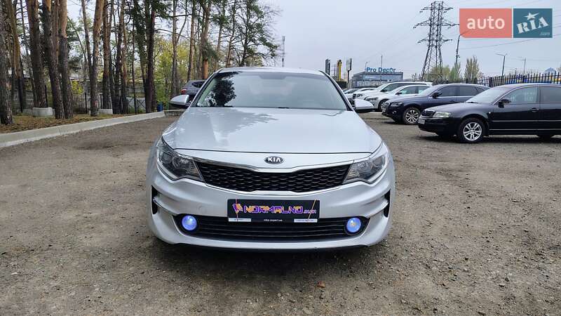 Седан Kia K5 2015 в Киеве