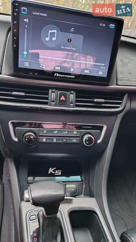 Седан Kia K5 2015 в Киеве