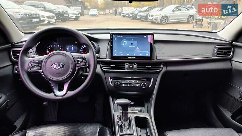 Седан Kia K5 2015 в Киеве