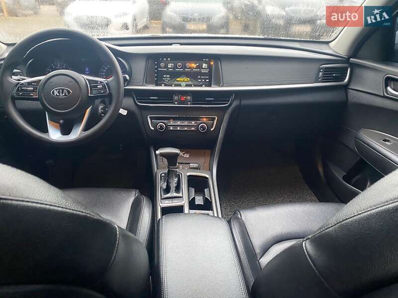 Седан Kia K5 2018 в Киеве