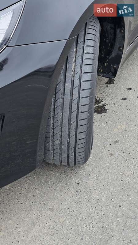 Седан Kia K5 2015 в Черновцах