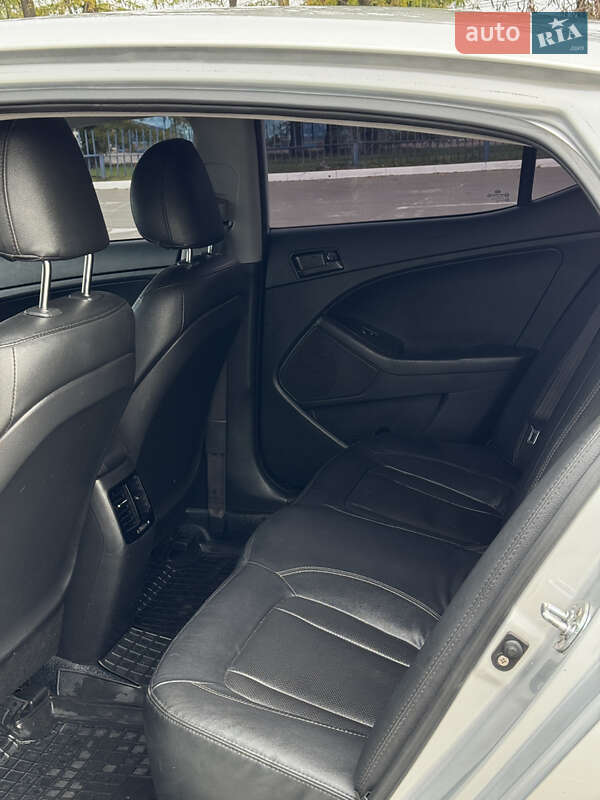 Седан Kia K5 2012 в Одесі