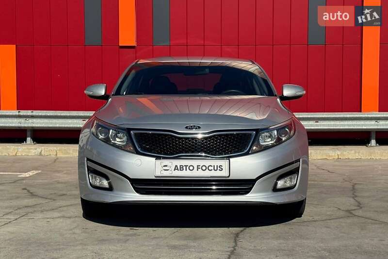 Седан Kia K5 2014 в Киеве