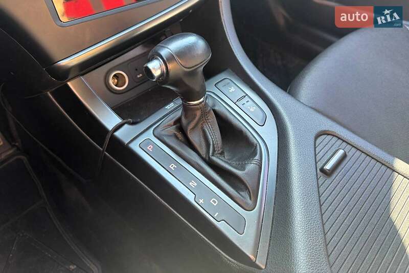 Седан Kia K5 2014 в Киеве