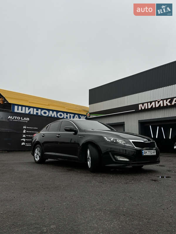 Седан Kia K5 2010 в Житомирі