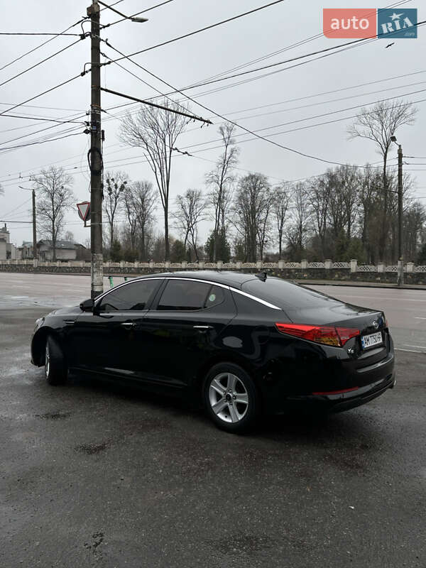 Седан Kia K5 2010 в Житомирі