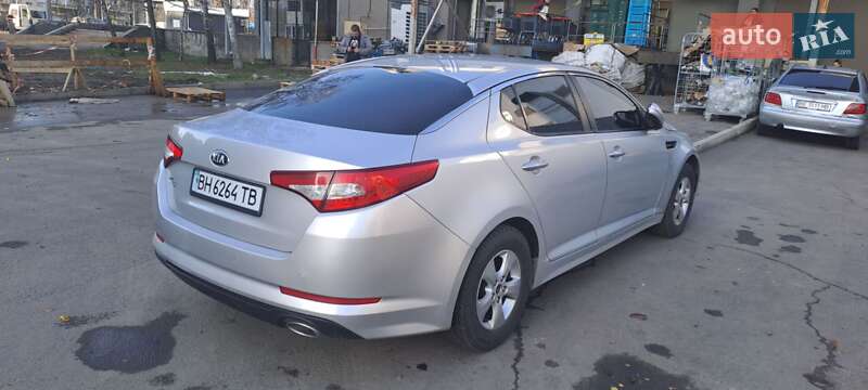 Седан Kia K5 2012 в Николаеве