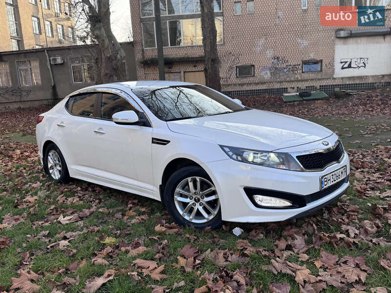 Седан Kia K5 2012 в Одесі