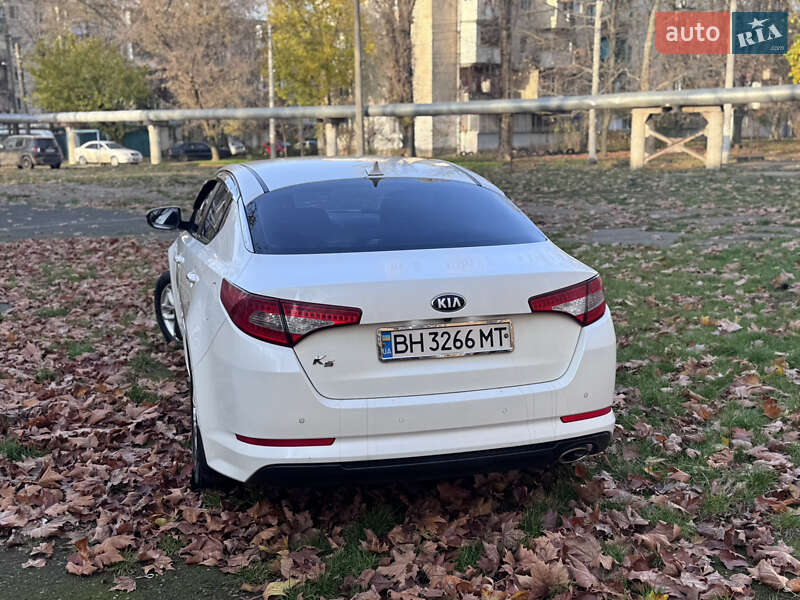 Седан Kia K5 2012 в Одесі