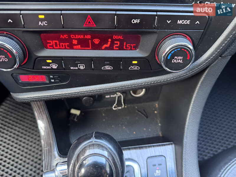 Седан Kia K5 2012 в Одесі