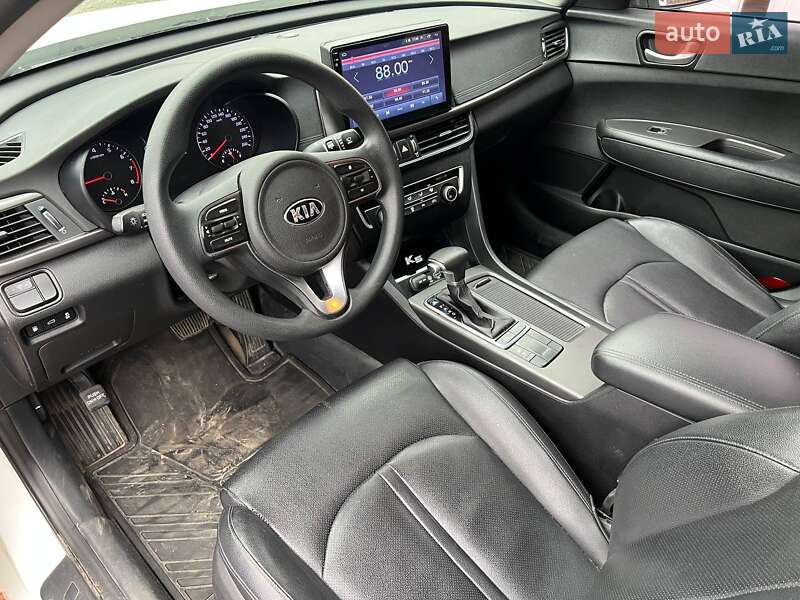 Седан Kia K5 2015 в Харкові