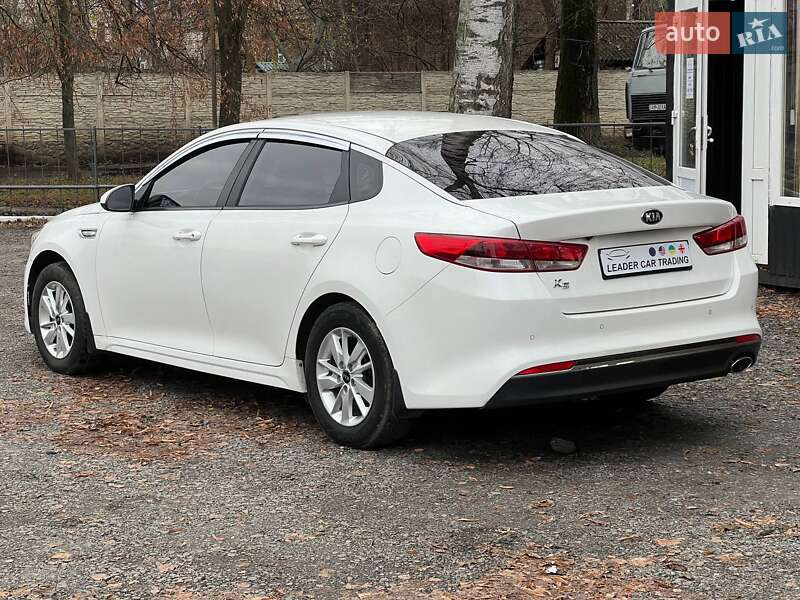 Седан Kia K5 2015 в Харкові