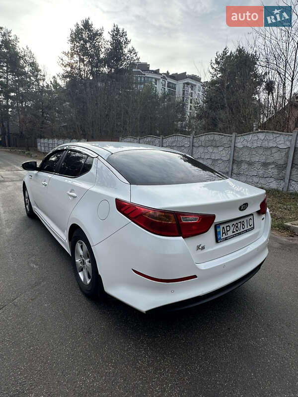 Седан Kia K5 2014 в Києві