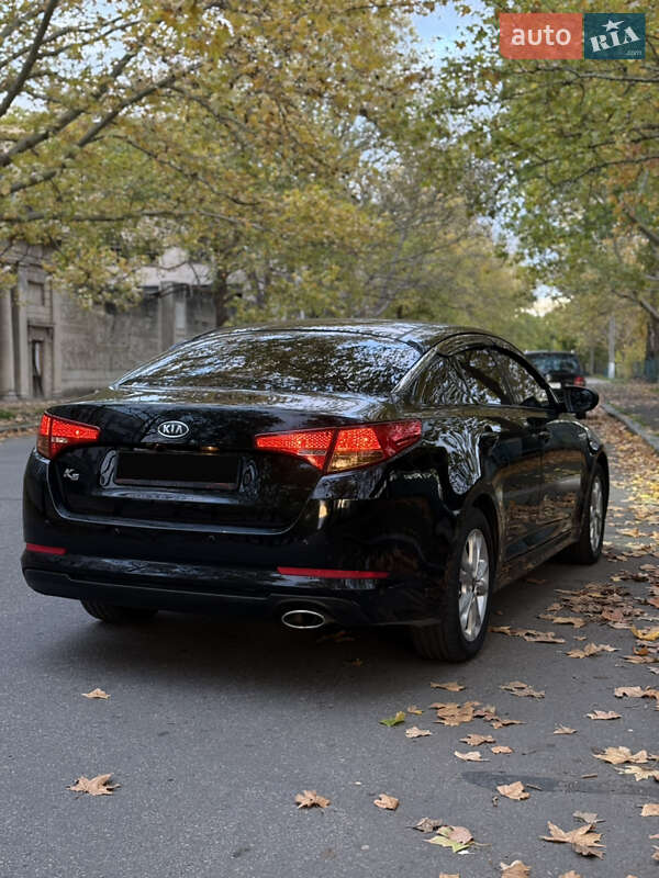 Седан Kia K5 2011 в Миколаєві