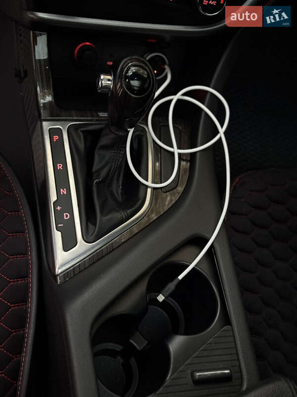 Седан Kia K5 2011 в Миколаєві