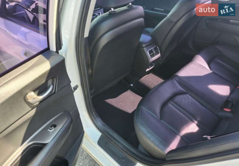 Седан Kia K5 2018 в Киеве фото 18 Седан Kia K5 2018 в Киеве